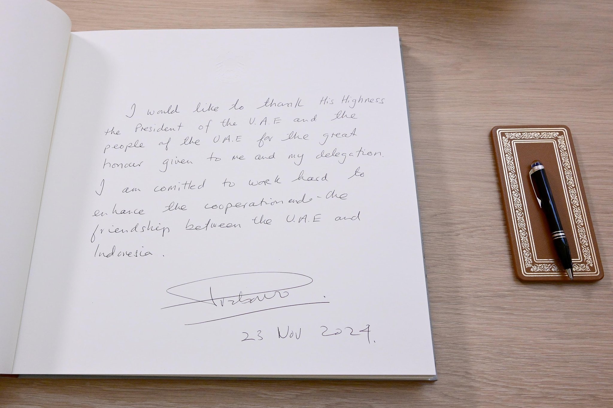 李强同印尼总统普拉博沃共同出席中国—印尼工商界晚宴并致辞