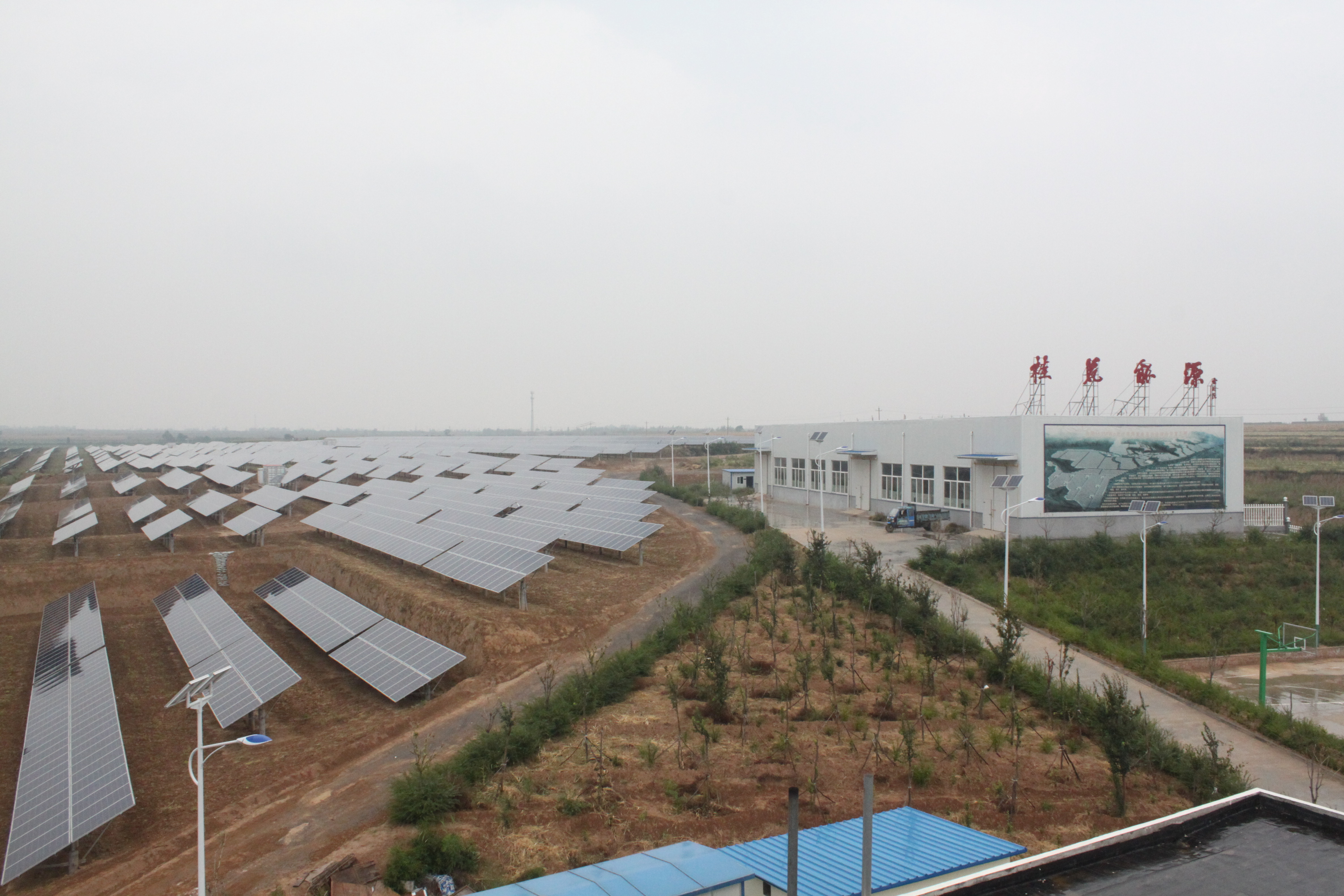 驻奥克兰总领馆经商处赴芒阿图罗托光伏电站项目进行安全检查