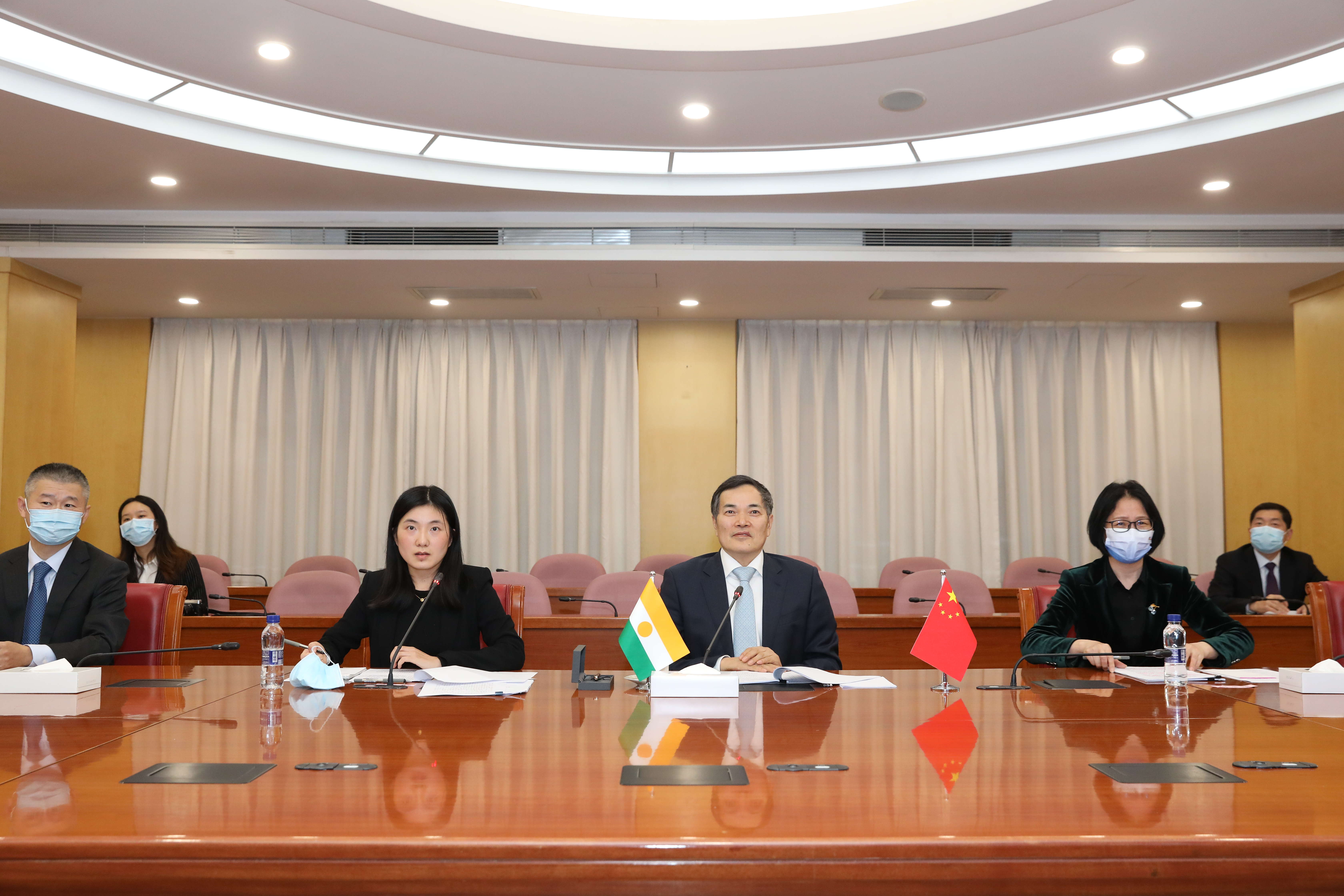 中国—斯里兰卡经贸联委会第8次会议在斯里兰卡科伦坡召开