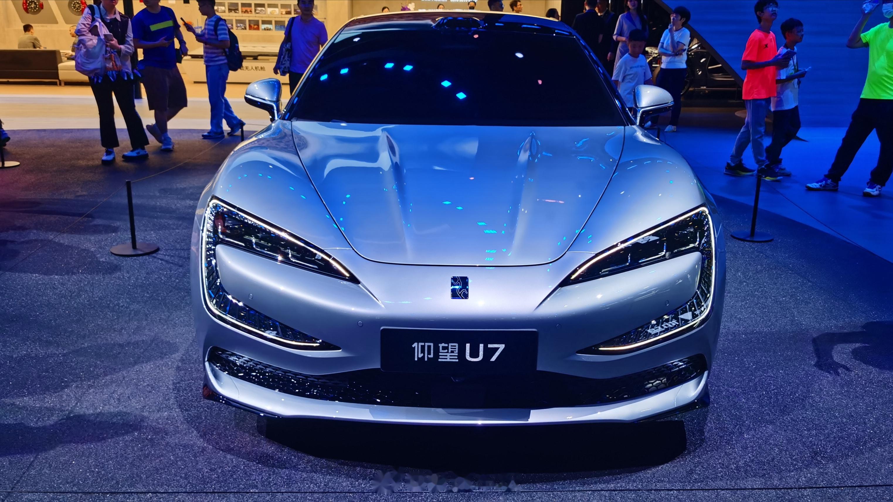 仰望U7 首批客户车下线