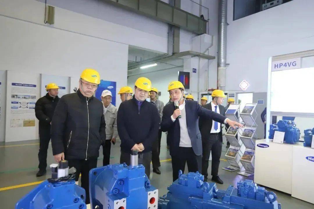 振华重工获得实用新型专利授权：“拖缆机可开合排绳器的液压系统”