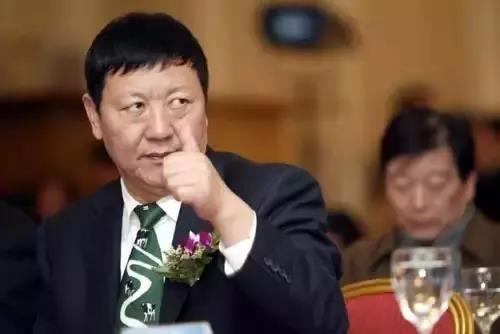 孩子王16.5亿砸向养发赛道：门店运营压力加剧，靠变更募资“输血”收购