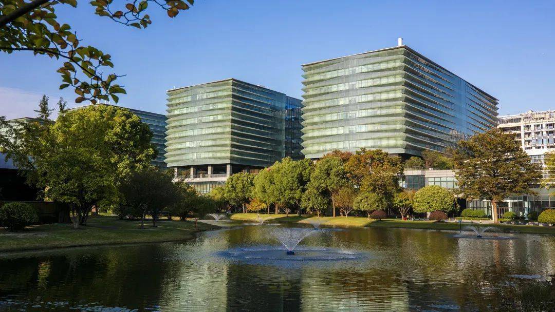 推动未来显示产业迈上新台阶