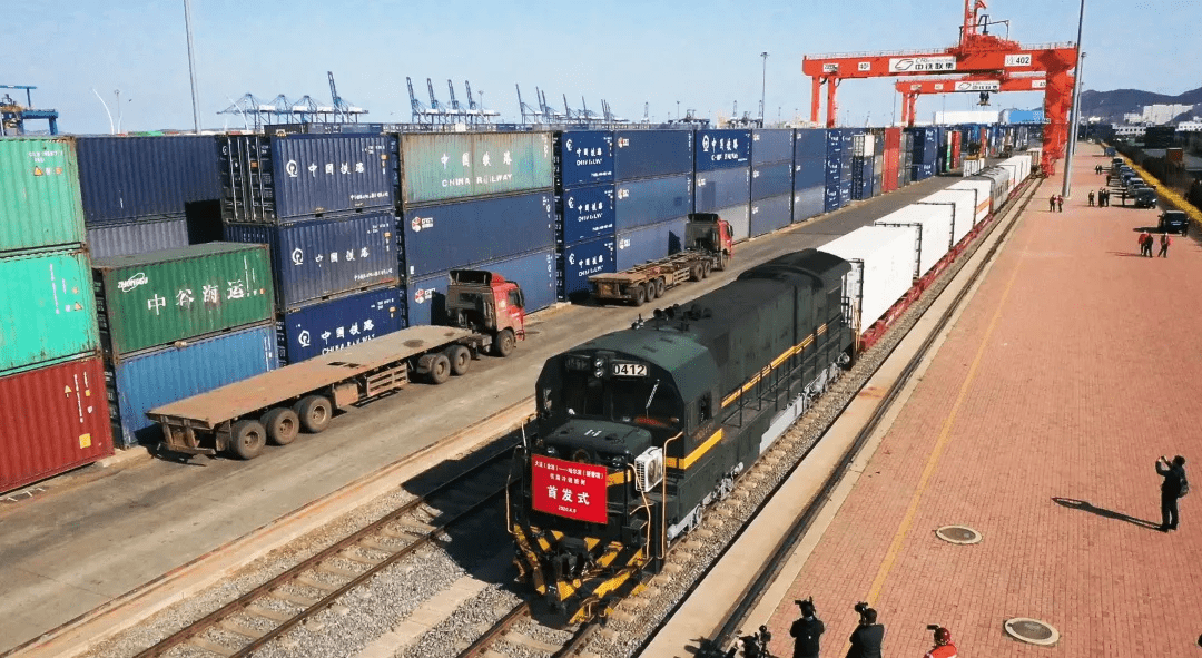 足球概念涨4.44%，主力资金净流入16股