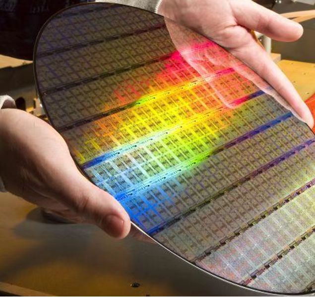 我国科研人员“以柔克刚”填补微型LED晶圆无损测试技术空白