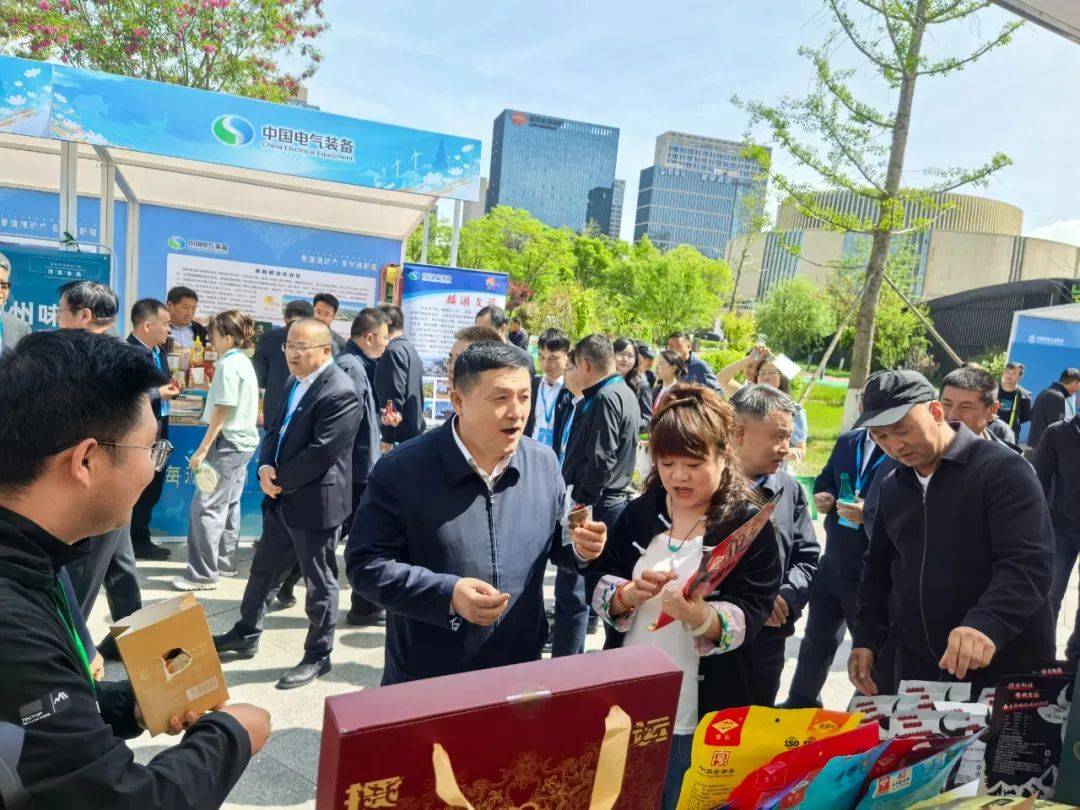 以创新点亮新消费，深市民营企业向“新”聚力