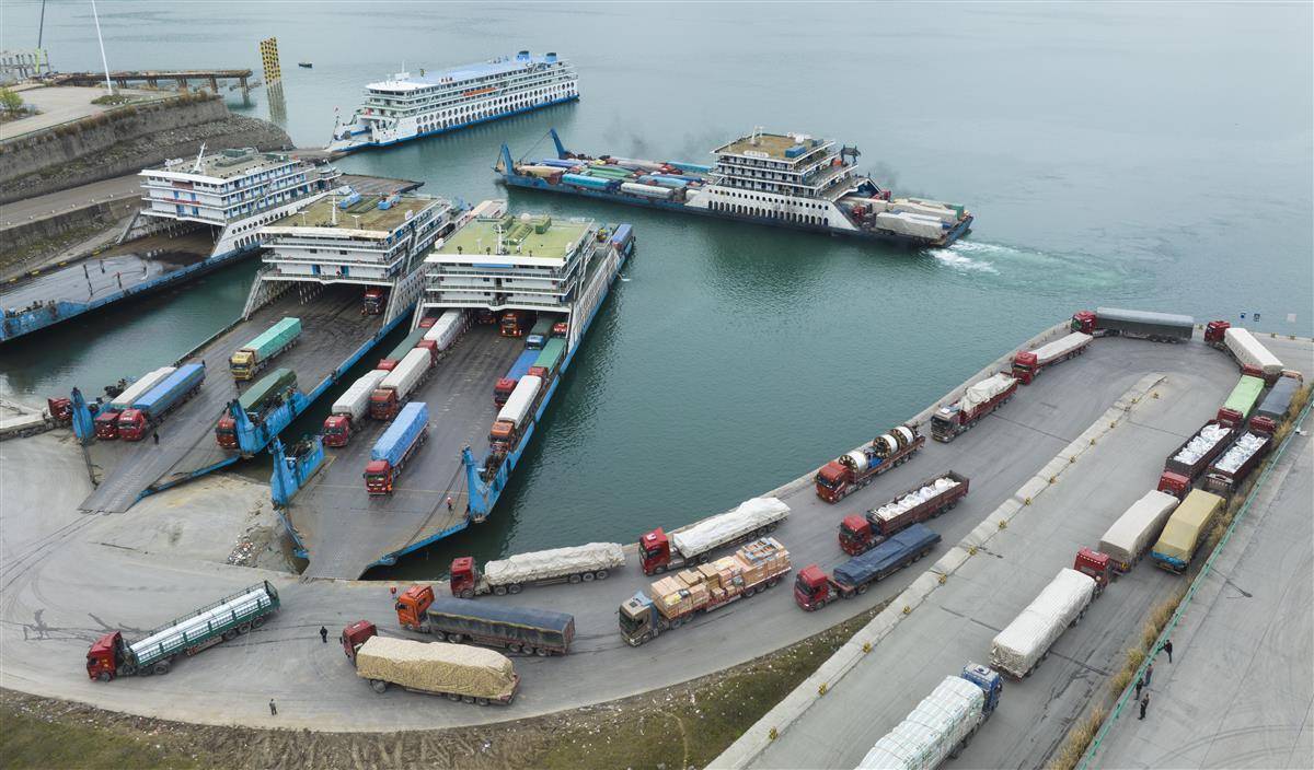 招商港口：5月集装箱量同比增长4.4%