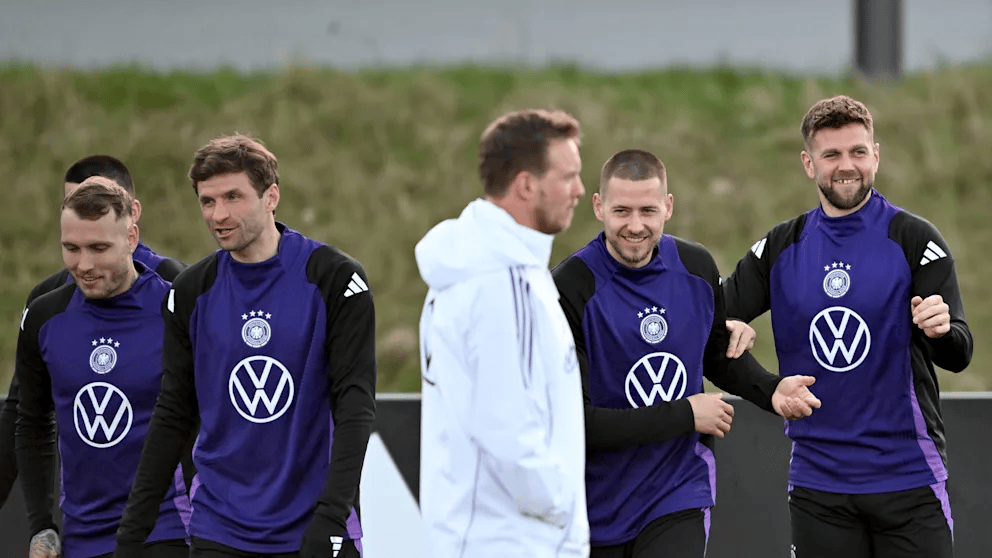 足球概念下跌3.36%，主力资金净流出26股