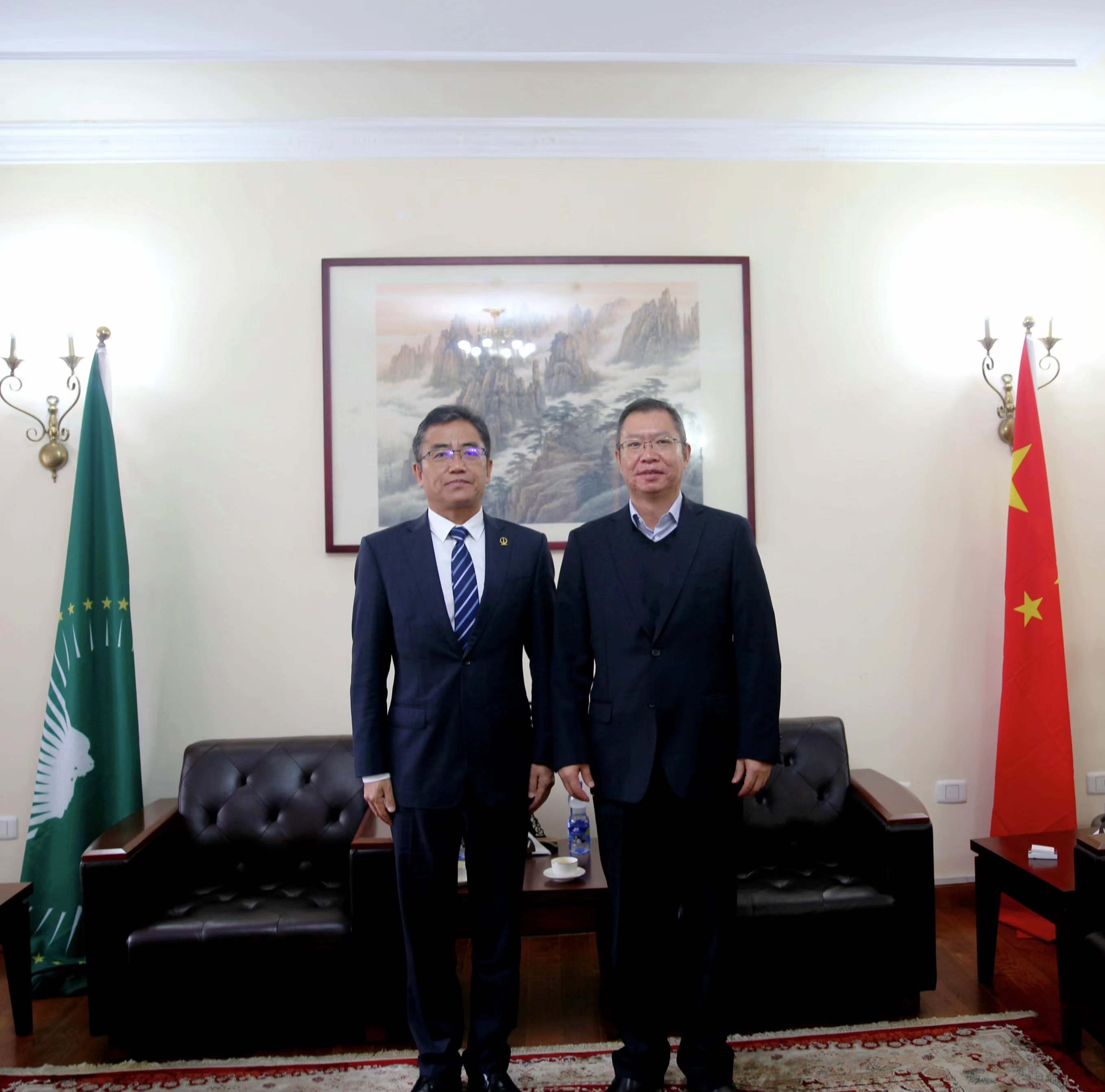 驻非盟使团参加当地“外交官世界杯”足球锦标赛