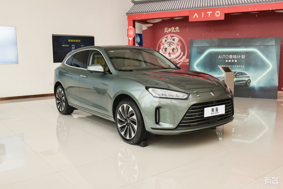 华为“界”族分网进行时 鸿蒙智行商业模式渐变