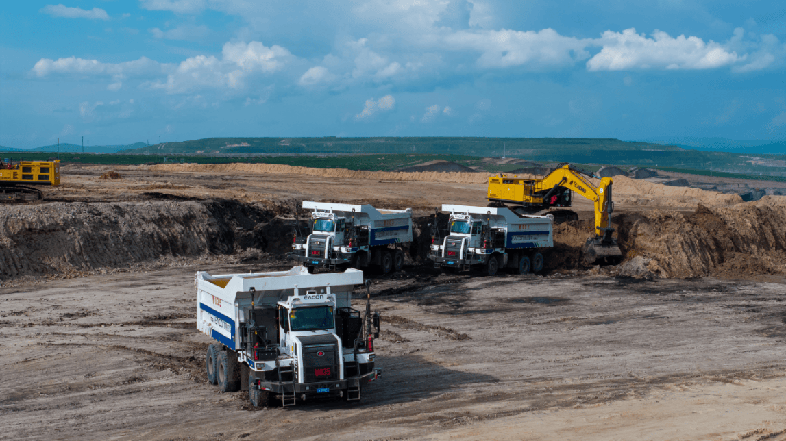 广汇能源“疆煤入豫”首班列车发运成功