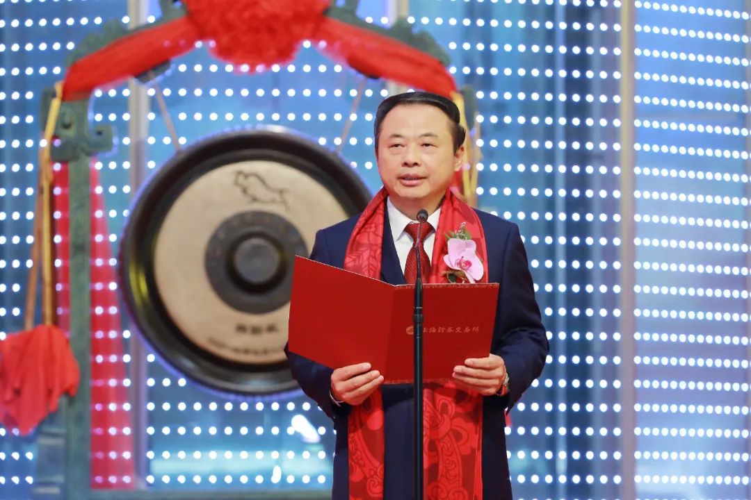 天能股份6月24日大宗交易成交305.04万元