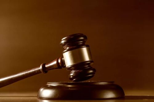 餐厅送餐机器人撞伤孩子谁担责？