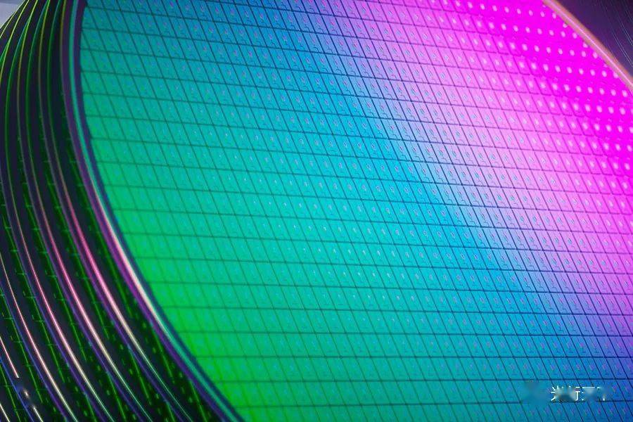 中天科技：公司当前不生产制造铌酸锂晶体