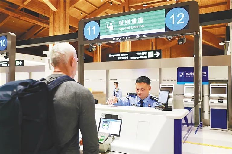 国家发改委王昌林：海南自贸港政策制度体系初步建立 85个国家的人员可免签入境海南