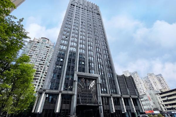 结果出炉！东方财富实控人父亲转让超34亿元股份，17家中外资机构现身