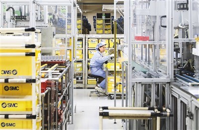 中共中央政治局：要扩大高水平对外开放 稳住外贸外资基本盘