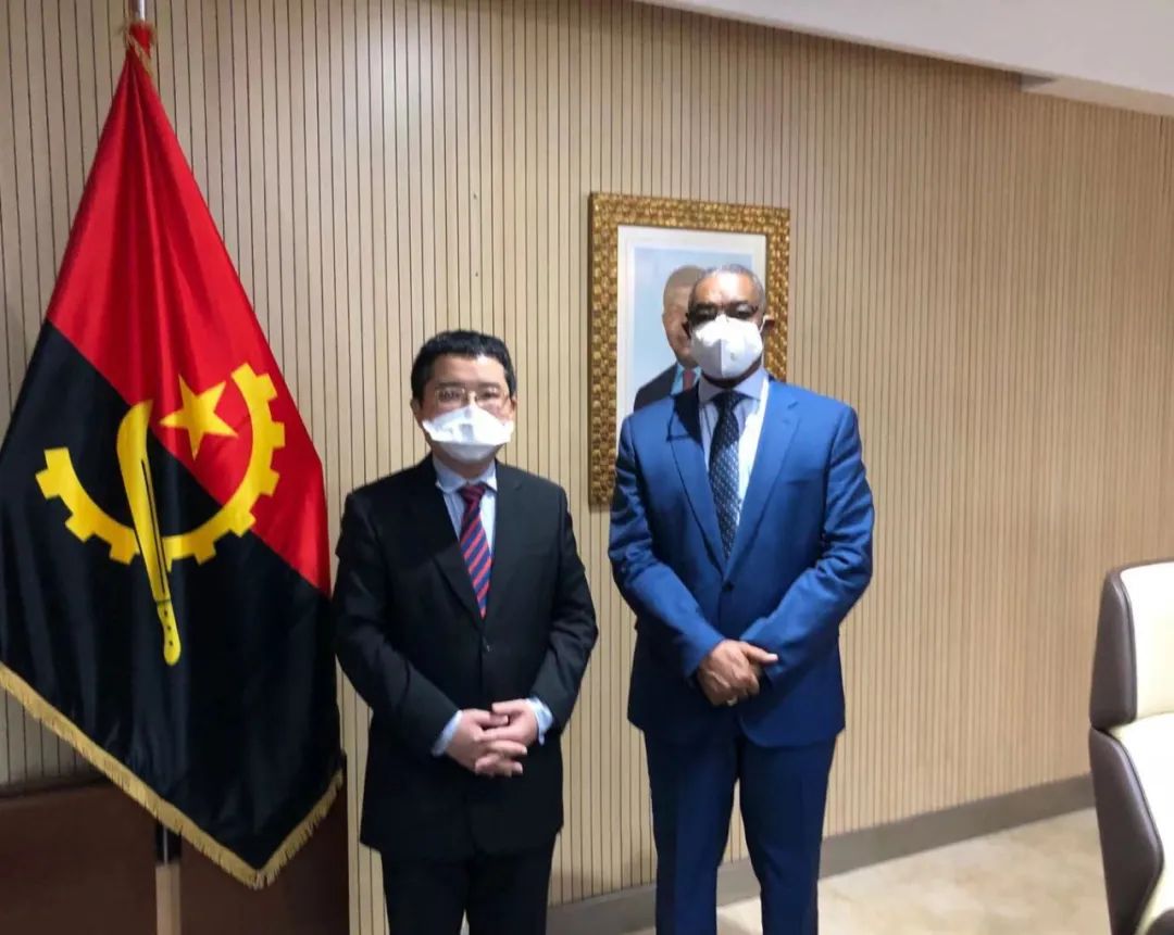 于维华参赞会见人福非洲药业公司董事长李文胜一行