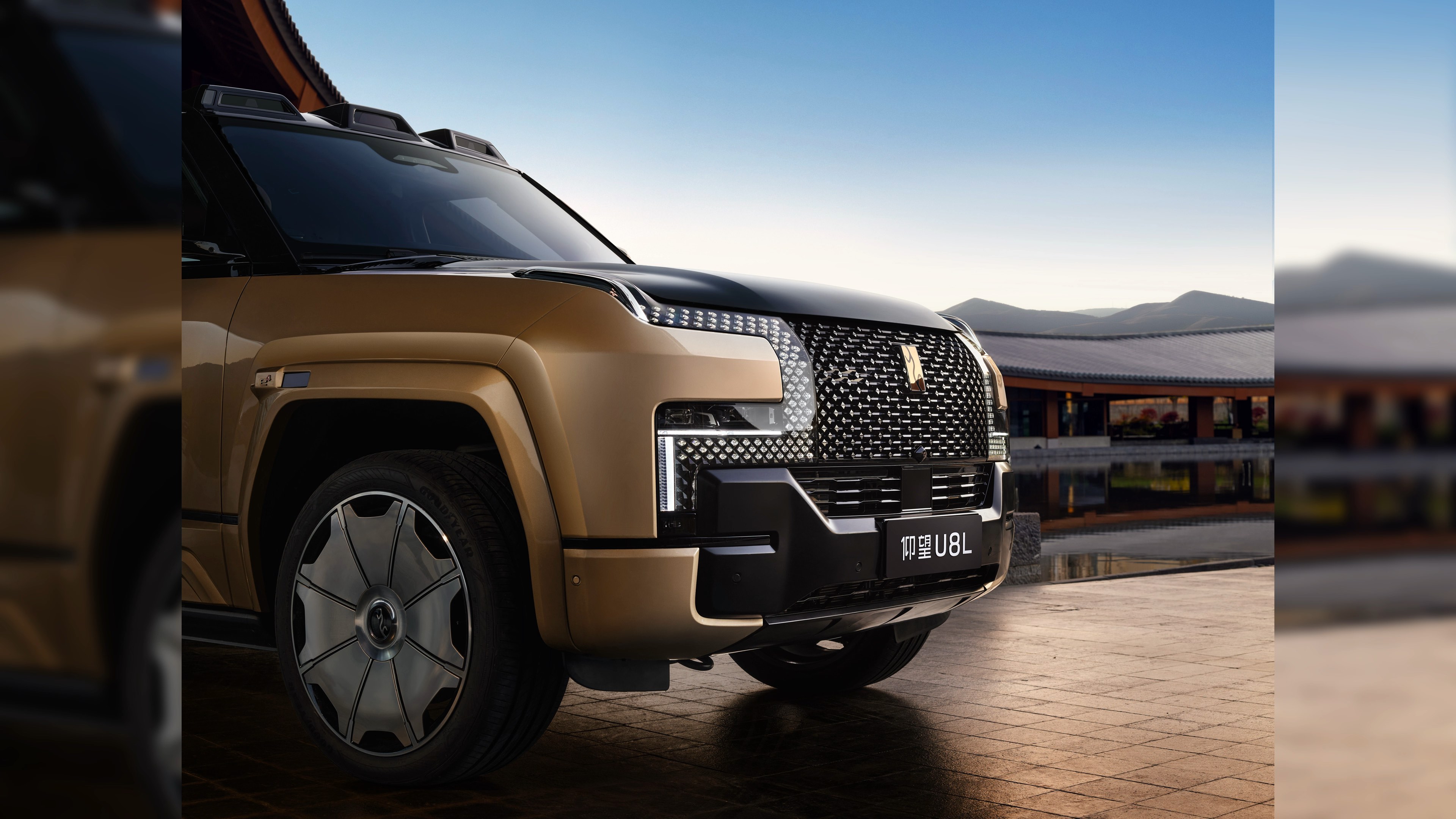 仰望U8L杀入大六座豪车圈：配24K黄金车标 预售价130万元