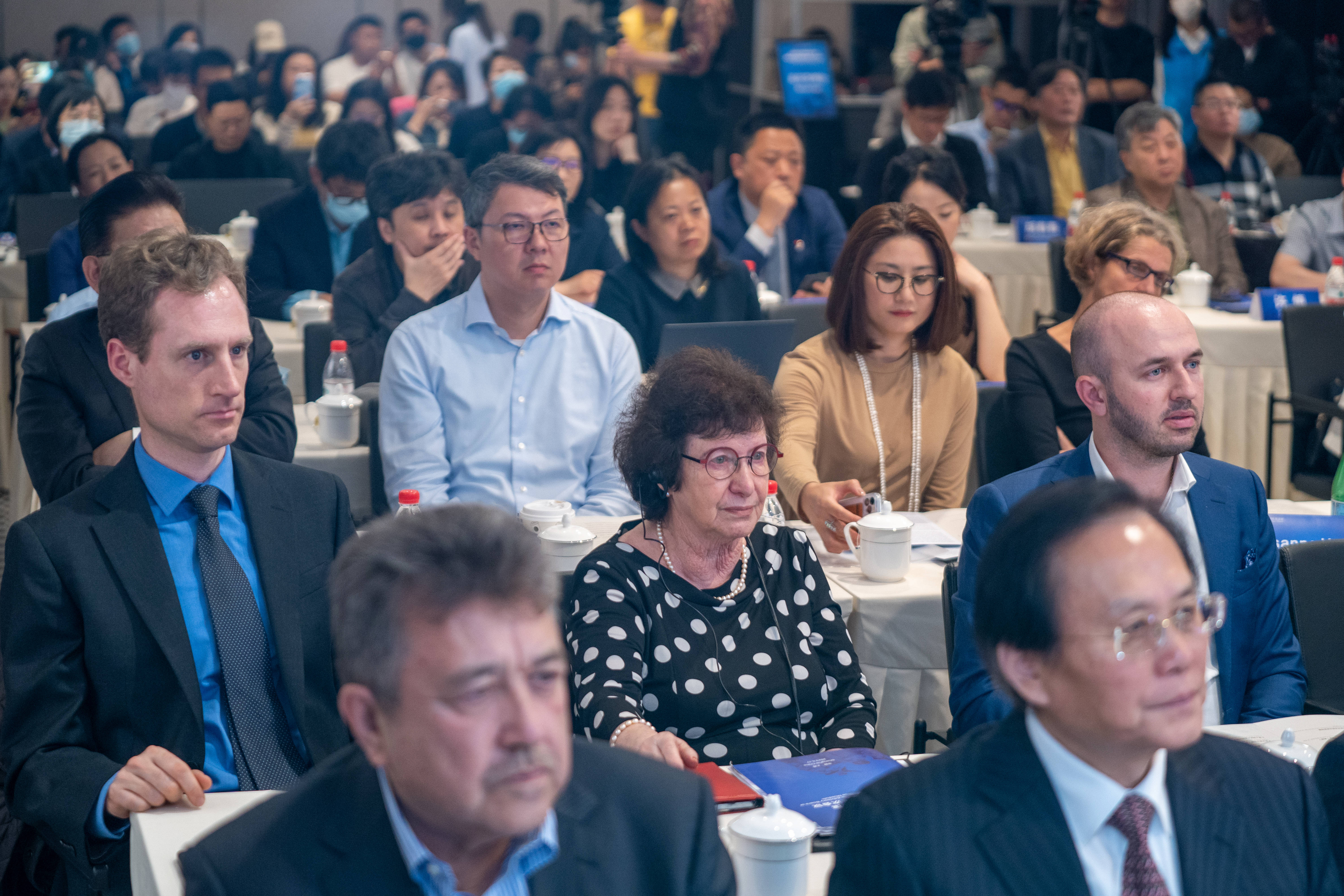 周汉民：中国要通过自身的稳定发展为世界经济提供稀缺的稳定性