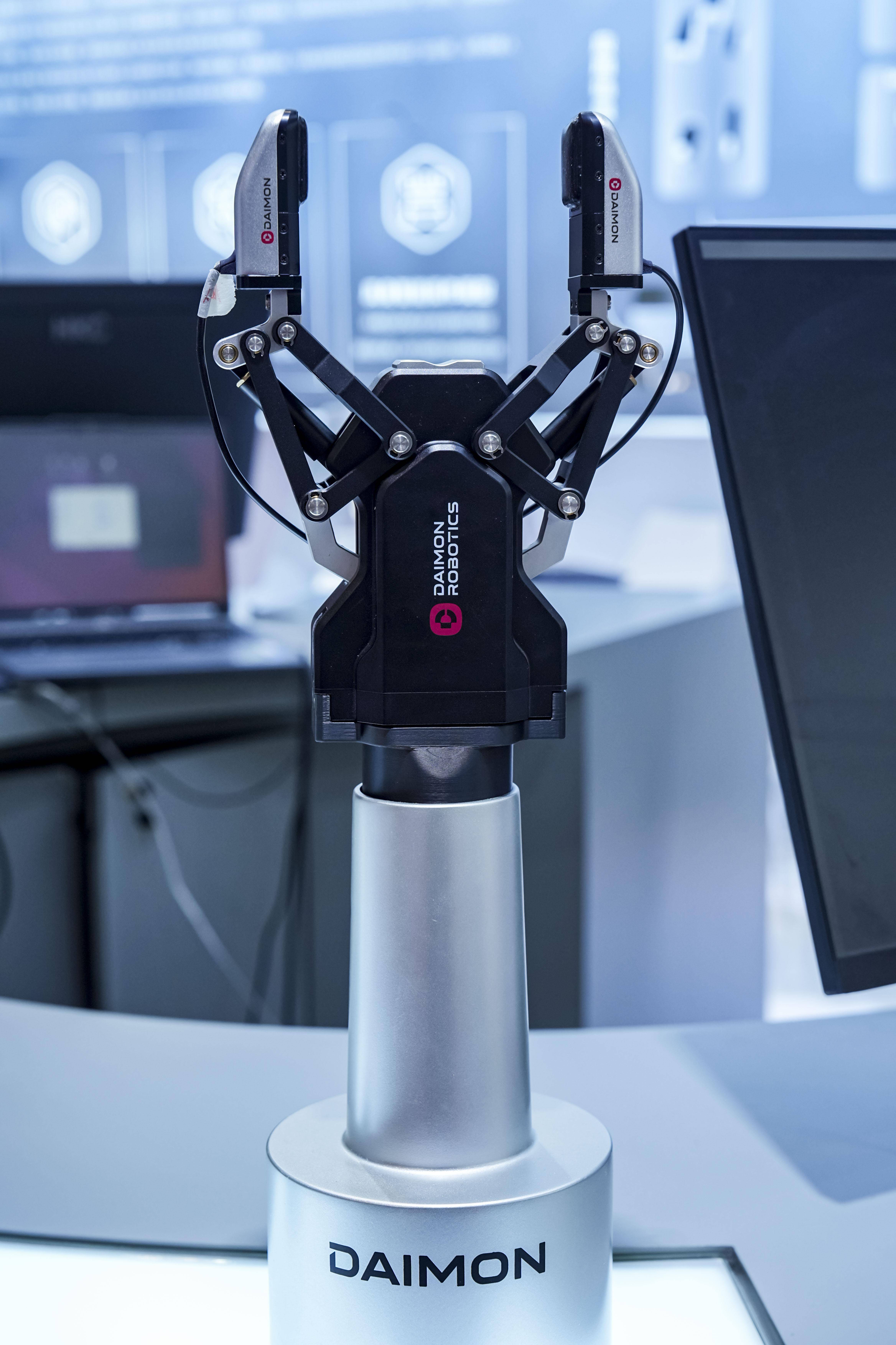 汉威科技：公司近年来对无创柔性脑机接口材料的研发及用于复杂脑信息协同监测等关键技术有所突破