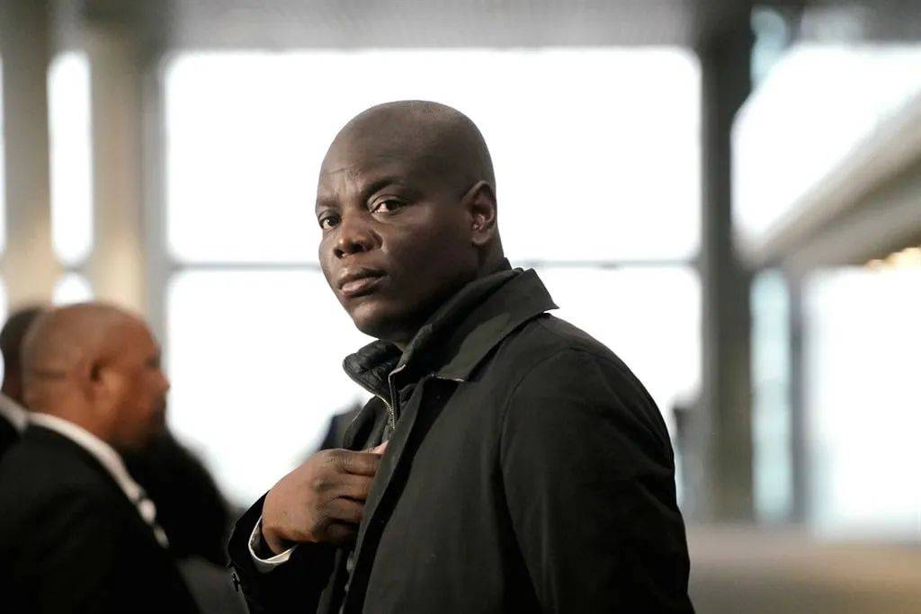 王毅同南非外长拉莫拉通电话