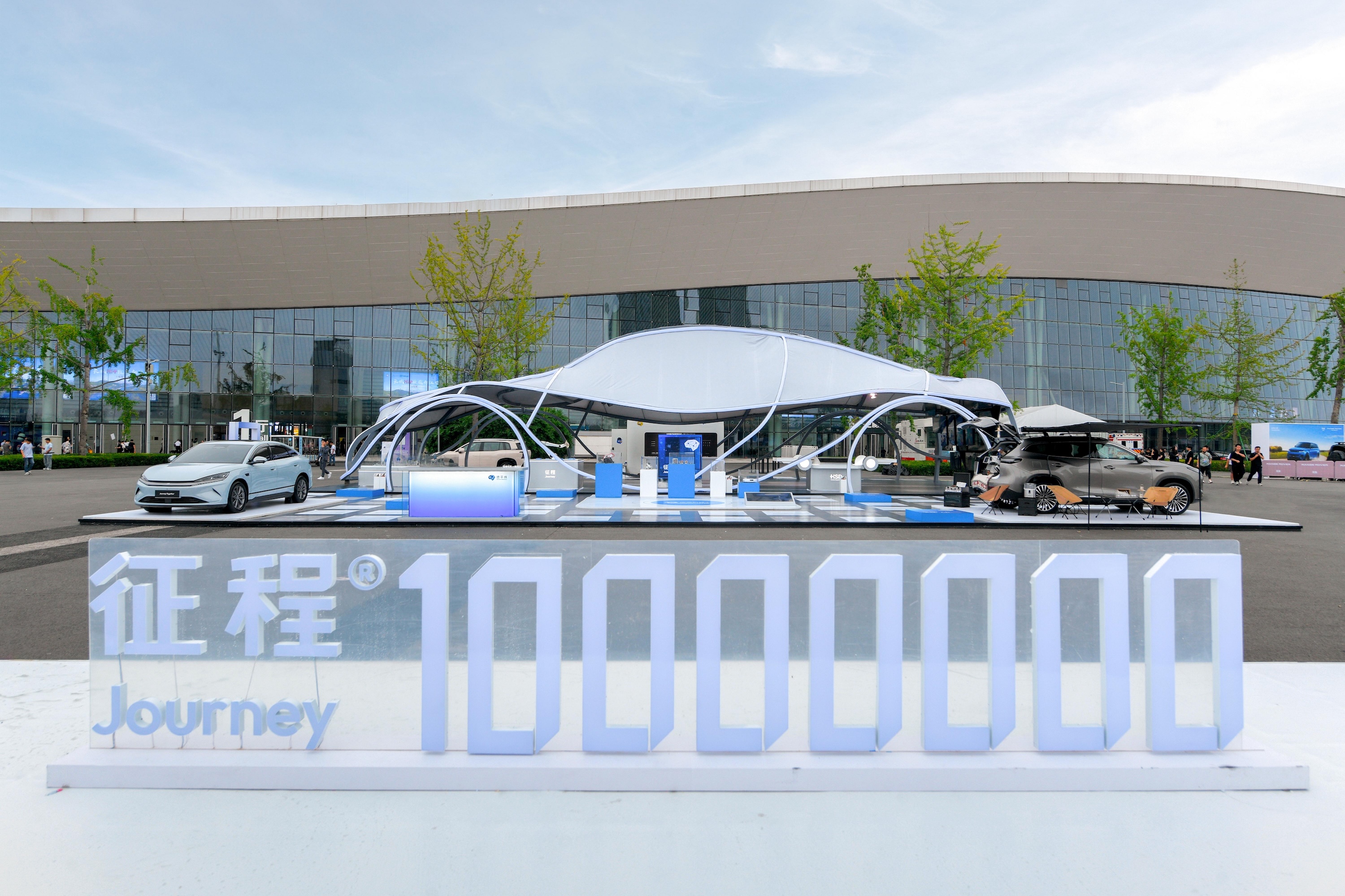 手术机器人公司精锋医疗港交所上市首日涨超30% 成都一天使投资人8年获益超过130倍