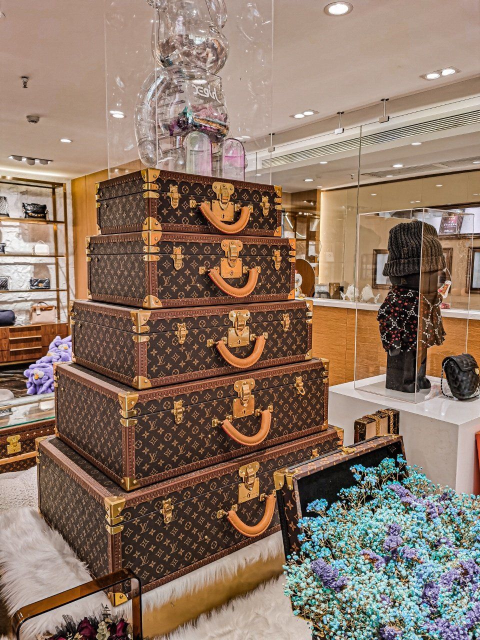 安洁科技：为智能手机品牌折叠产品提供精密零部件