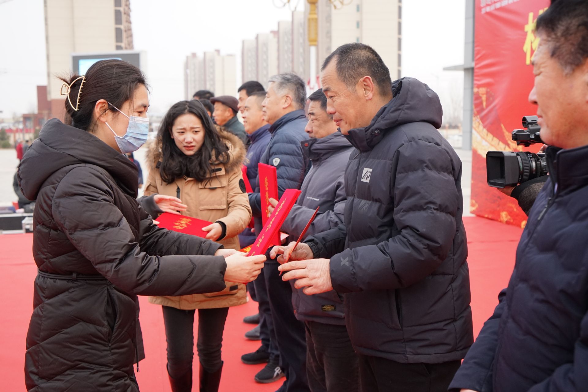 基金1月19日参与8家公司的调研活动