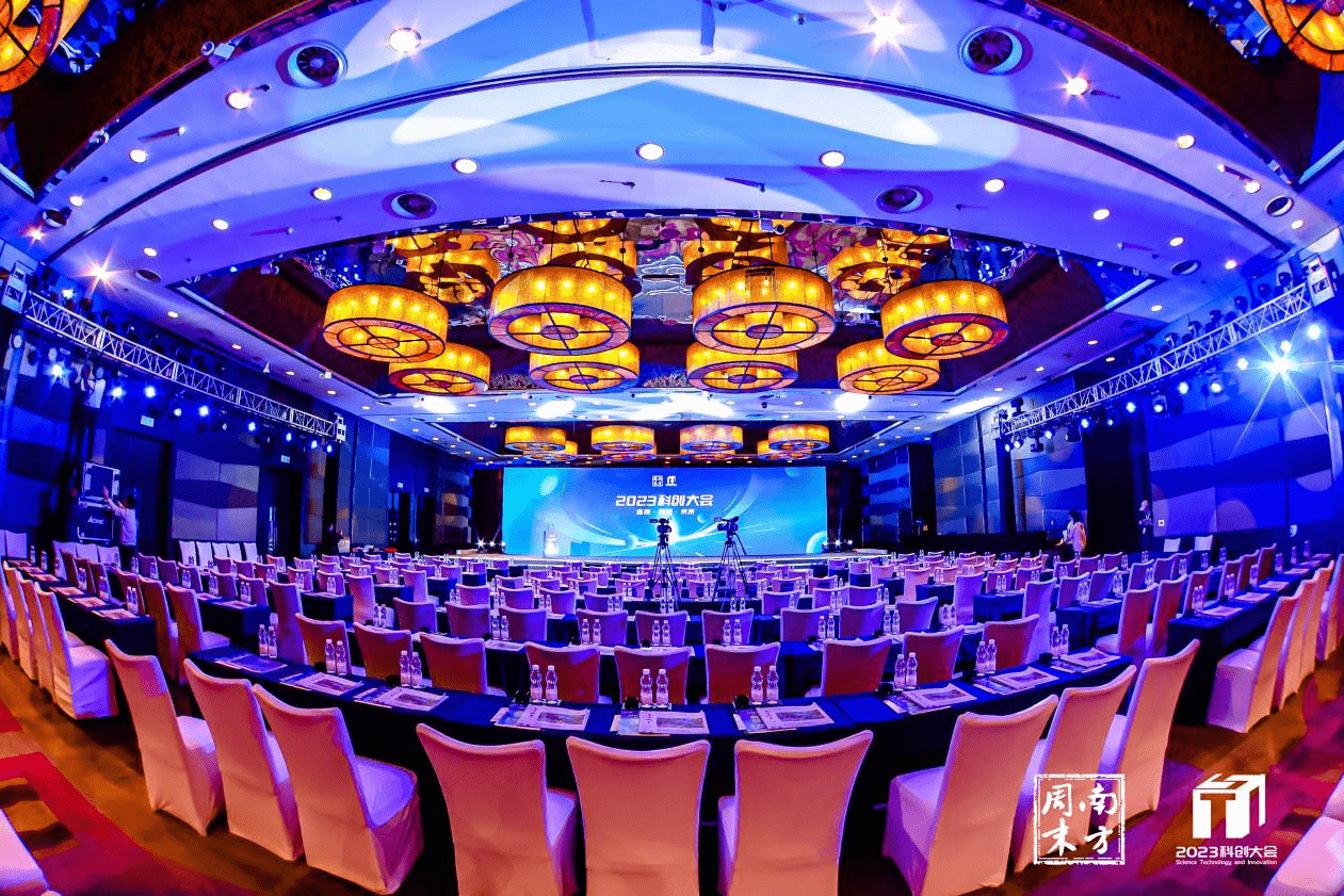 川流之间与科学同行：上海地铁站的方寸灯箱照亮科创力量