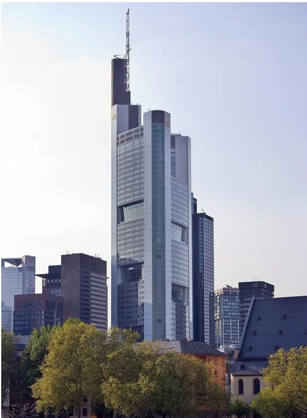 世界银行下调哥伦比亚经济增长预期