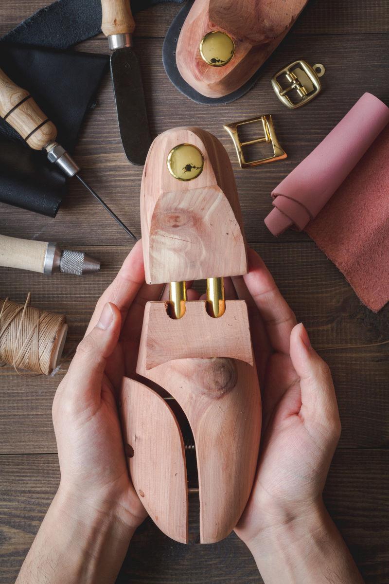 华利集团获得实用新型专利授权：“一种鞋具的改进型模具”