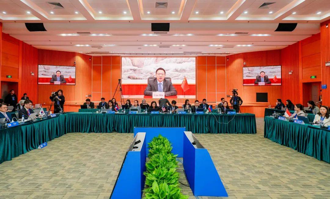 财政部副部长廖岷会见英国财政部国际金融事务总司长怀特