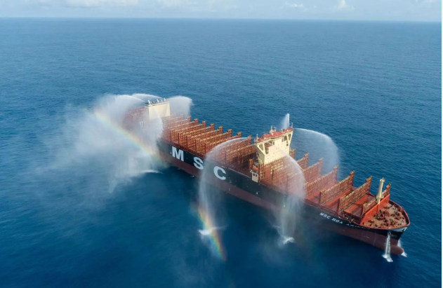 中船防务：控股子公司签订16艘集装箱船建造合同