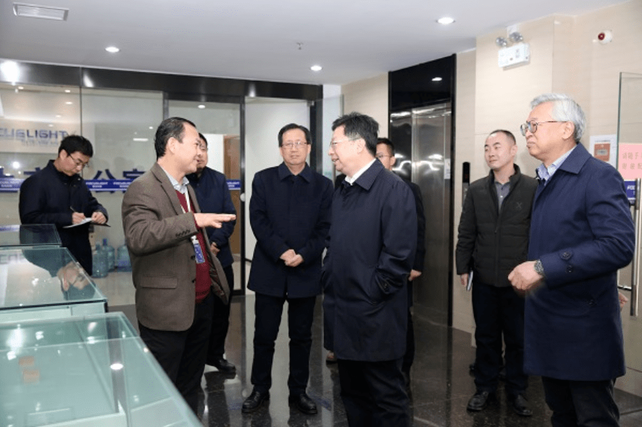 炬光科技成交额创2021年12月27日以来新高