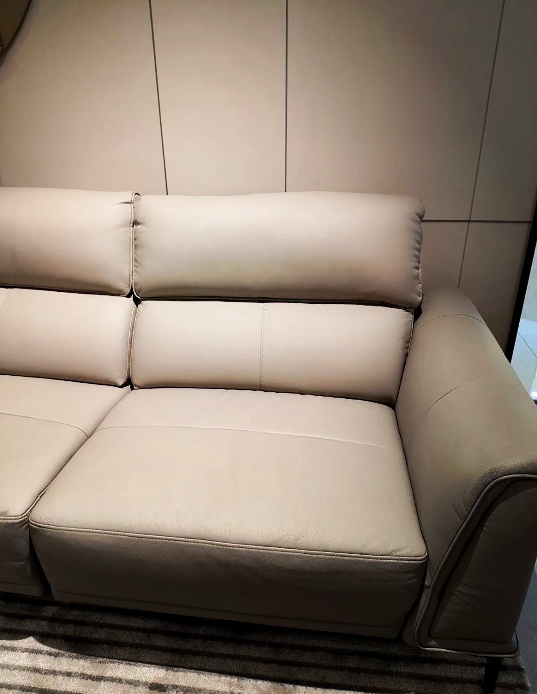 顾家家居获得外观设计专利授权：“沙发（9659）”