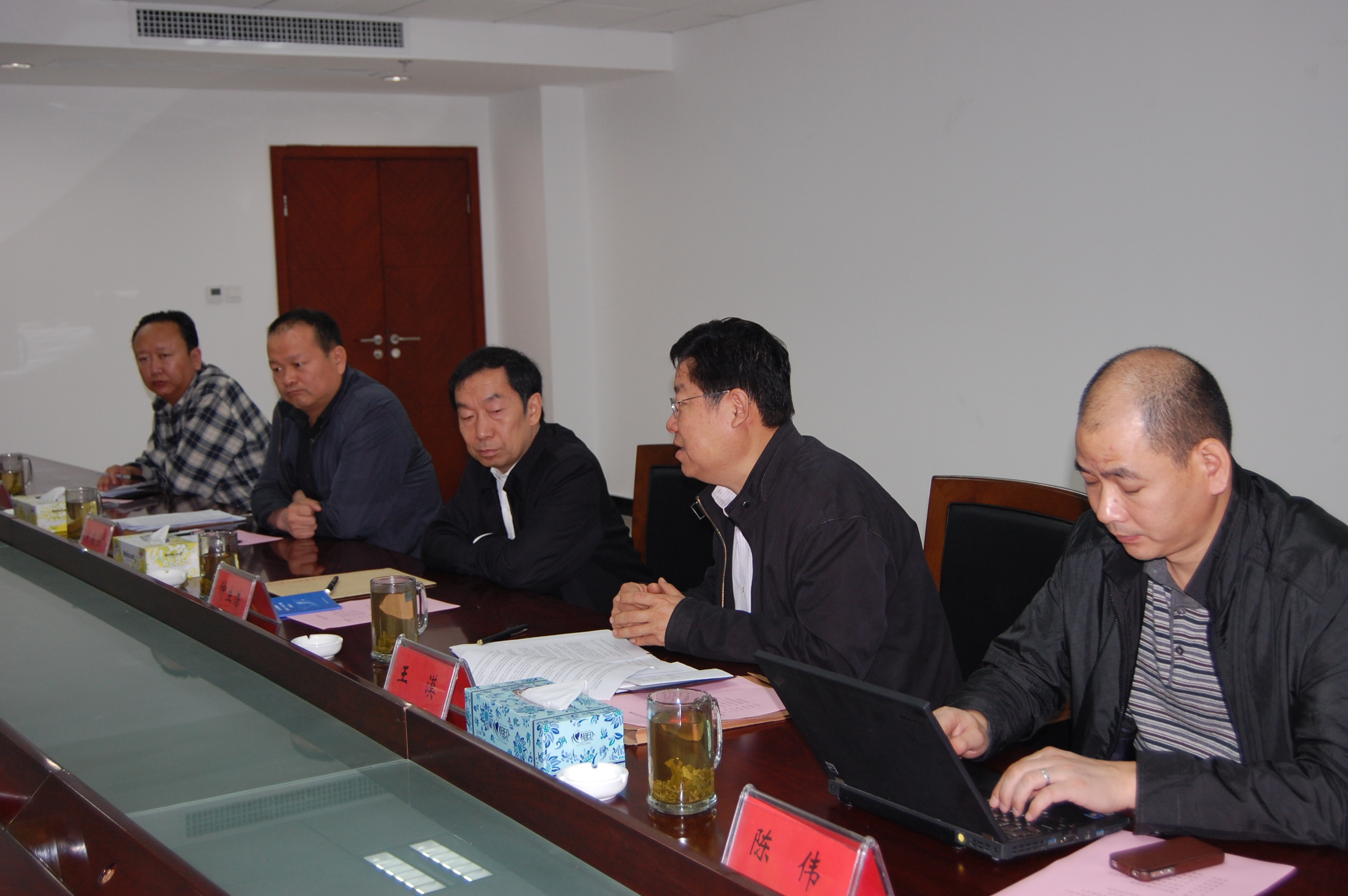 吕瑞浩公参会见非盟委员会经贸委员特别助理拉格朗日