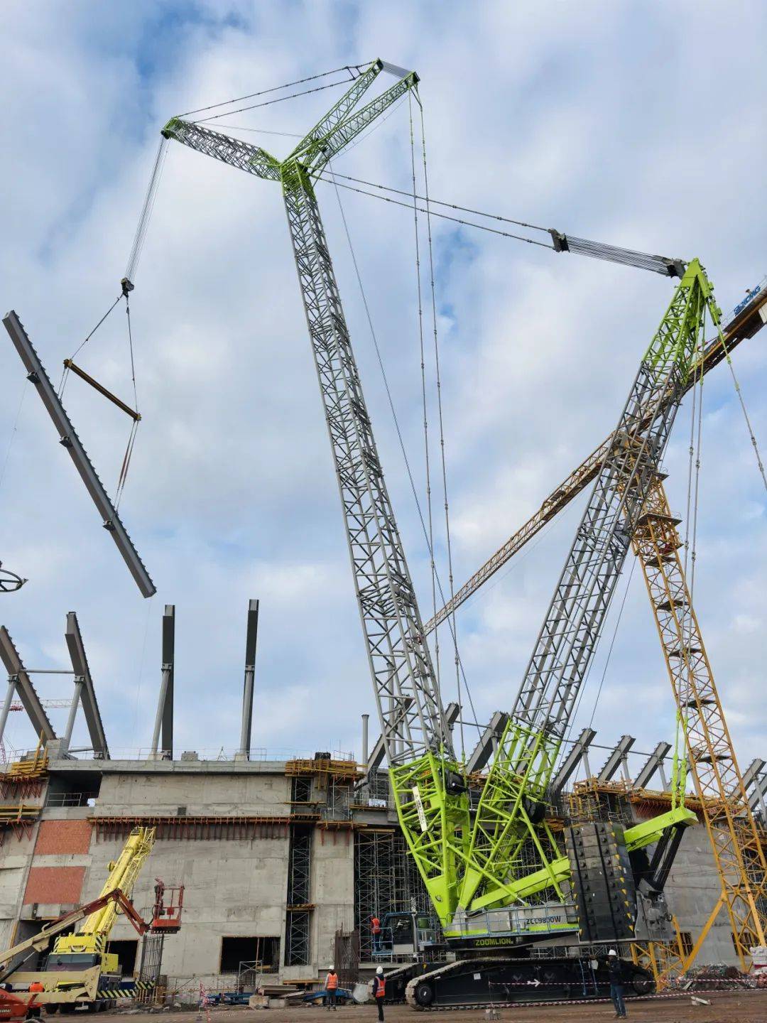 中联重科获得发明专利授权：“用于起重器械的双缸液压系统及起重机”