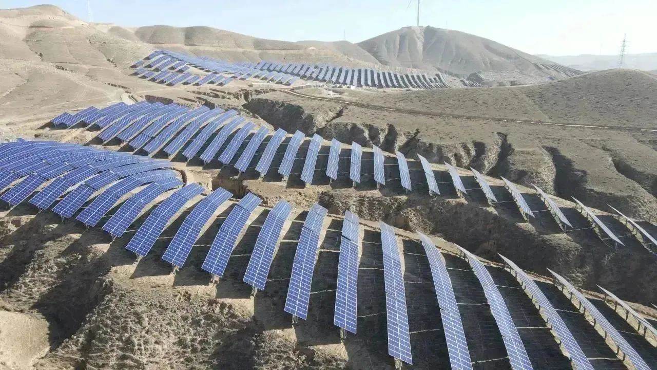 中国电建哥伦比亚弗朗西斯科胡安娜光伏项目成功实现首批并网发电