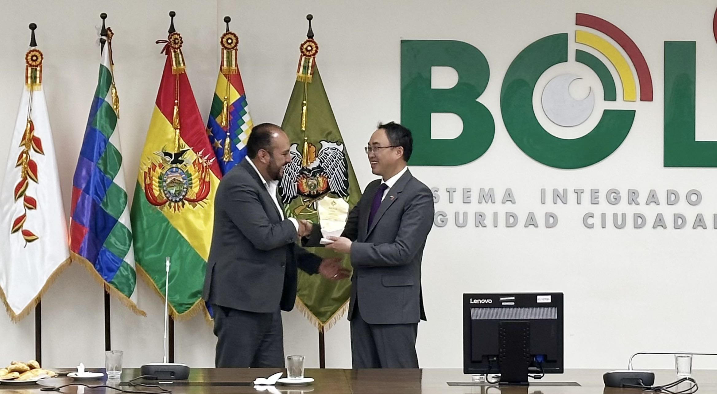 驻玻利维亚大使王亮走访慰问中资企业