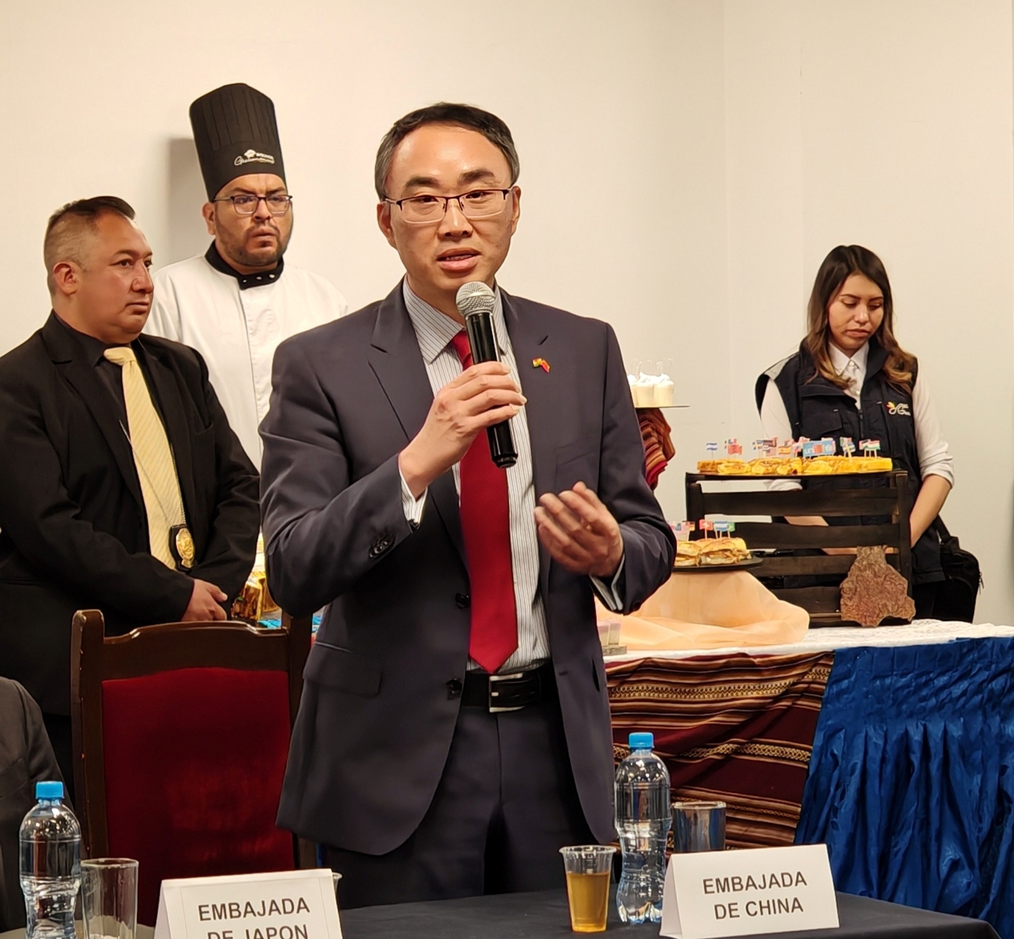 驻玻利维亚大使王亮走访慰问中资企业