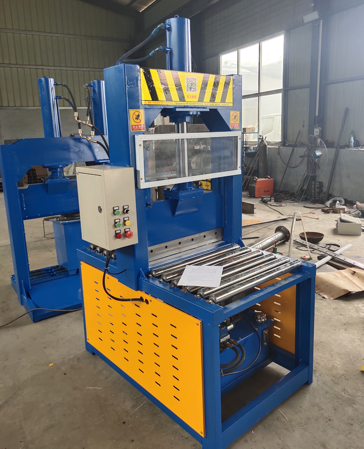 仁信新材获得发明专利授权：“一种胶块输送送料与切胶机对接受料系统及控制方法”