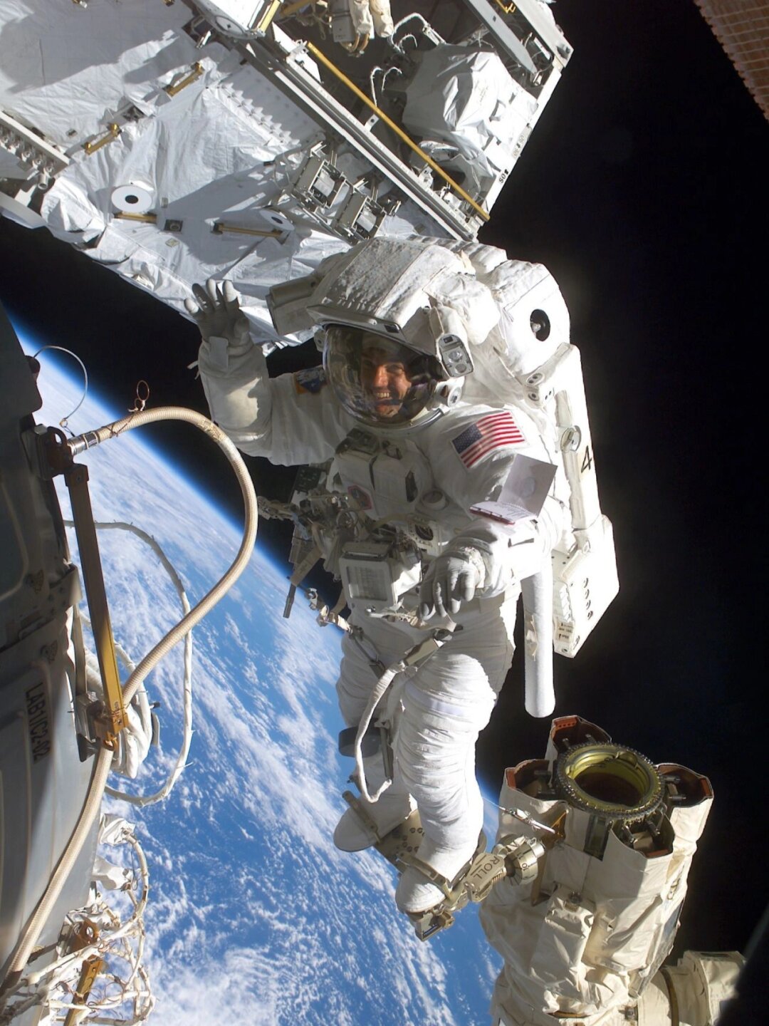 在“宇宙第一大站”见证2026年春运：那些奔波中的努力与期盼｜故乡里的中国