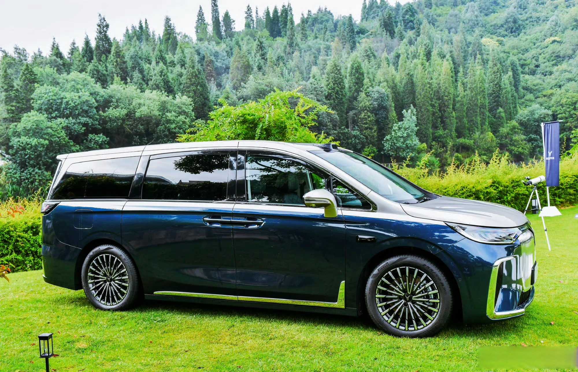 岚图汽车拟登陆港股 2025年盈利超10亿元