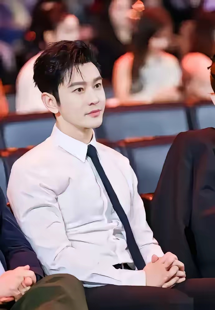 热搜！黄晓明回应在澳门输掉十几亿：离谱到家！