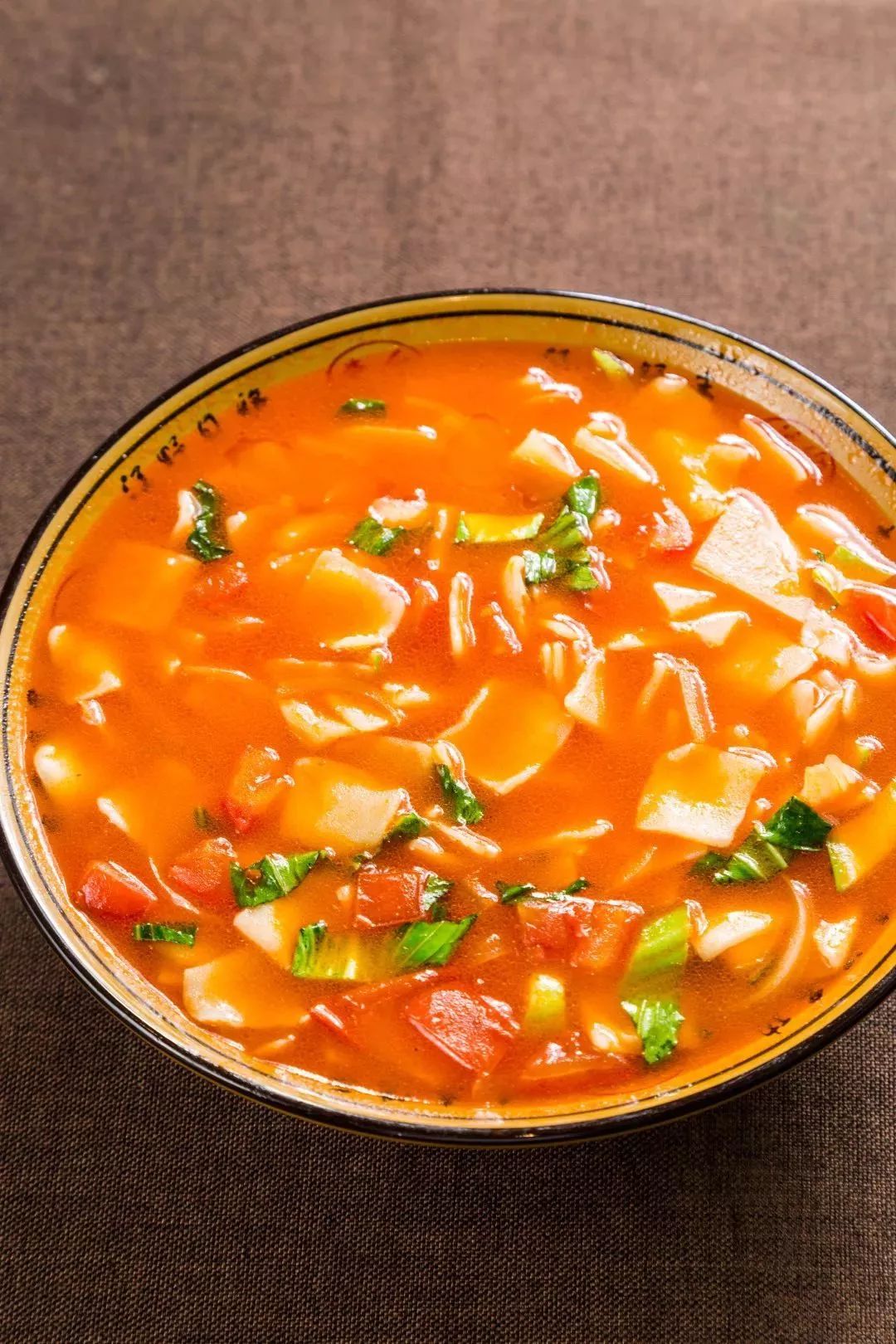 业绩虚胖、信披违规：龙大美食80后新掌门人迎“大考”