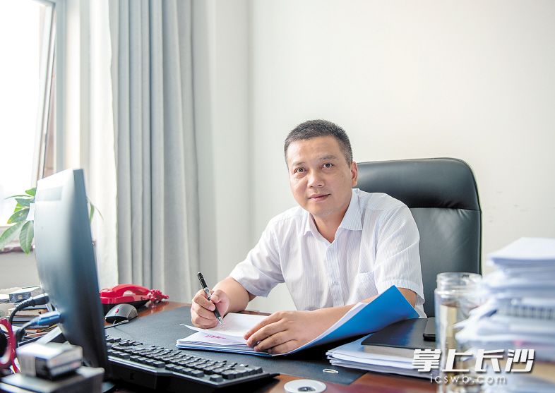 专访全国人大代表黄花春：在乎视力，更要在乎中小学生心理健康