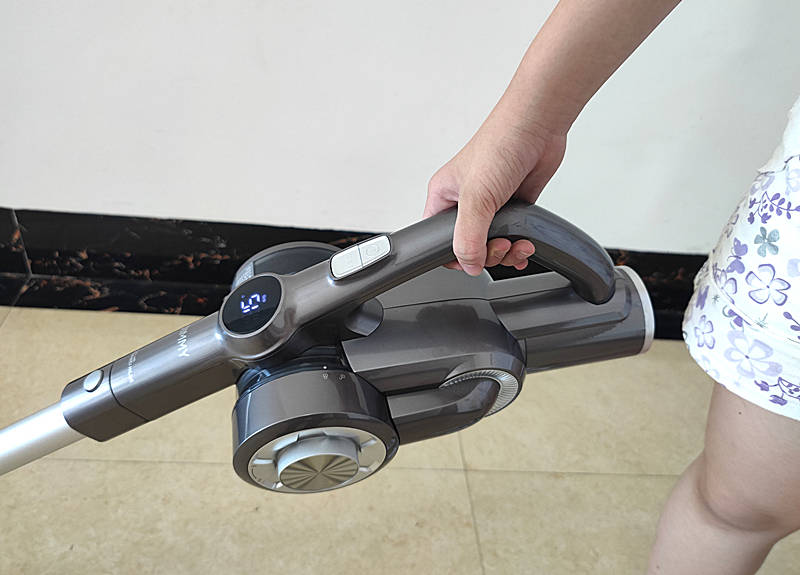 巨星科技获得外观设计专利授权：“手持吸尘器”