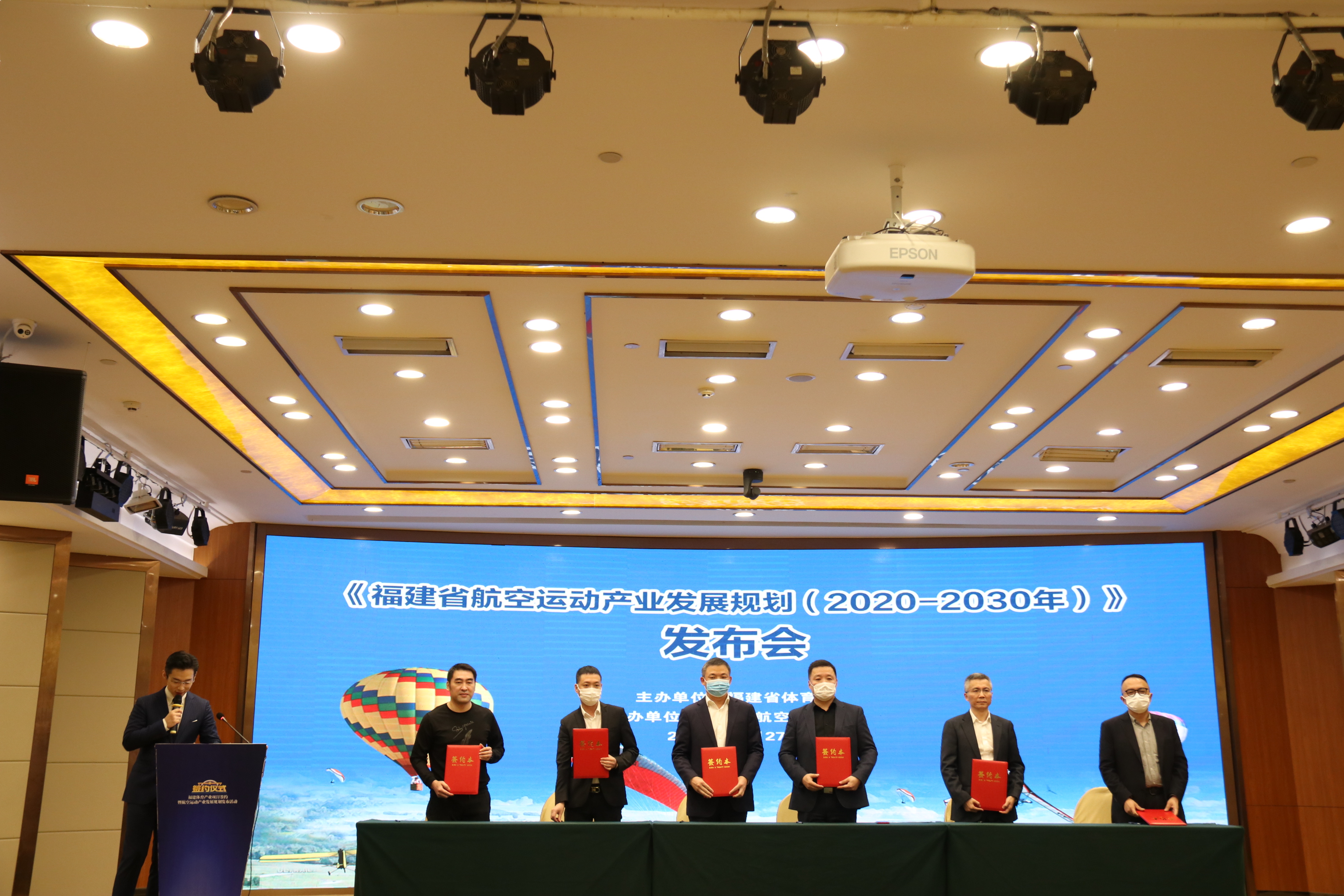 政策加码护航 企业迅捷布局 智能体成拉动制造业转型新引擎