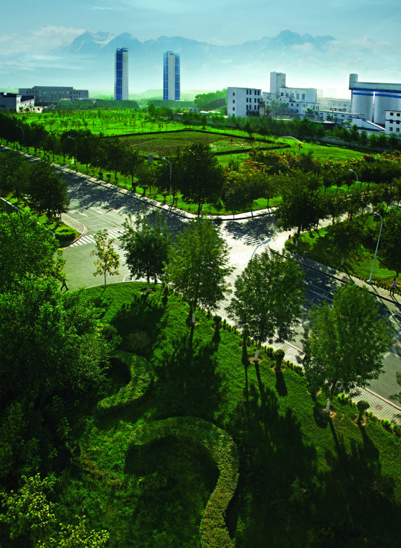 新疆众和大宗交易成交989.76万元